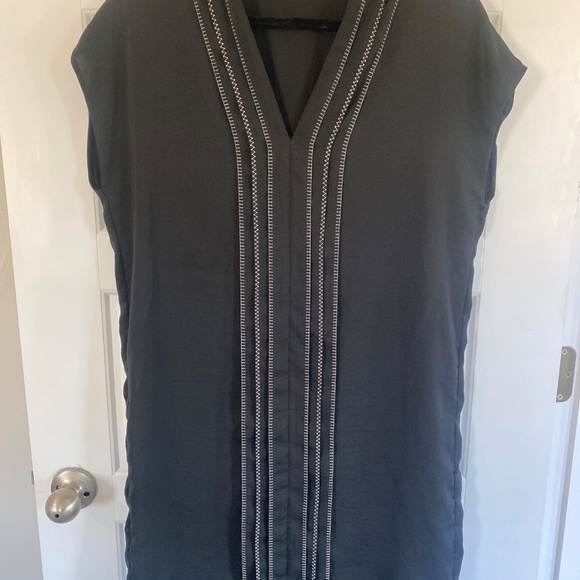 Embroidered Vince Vee Dress - Picture 3 of 5